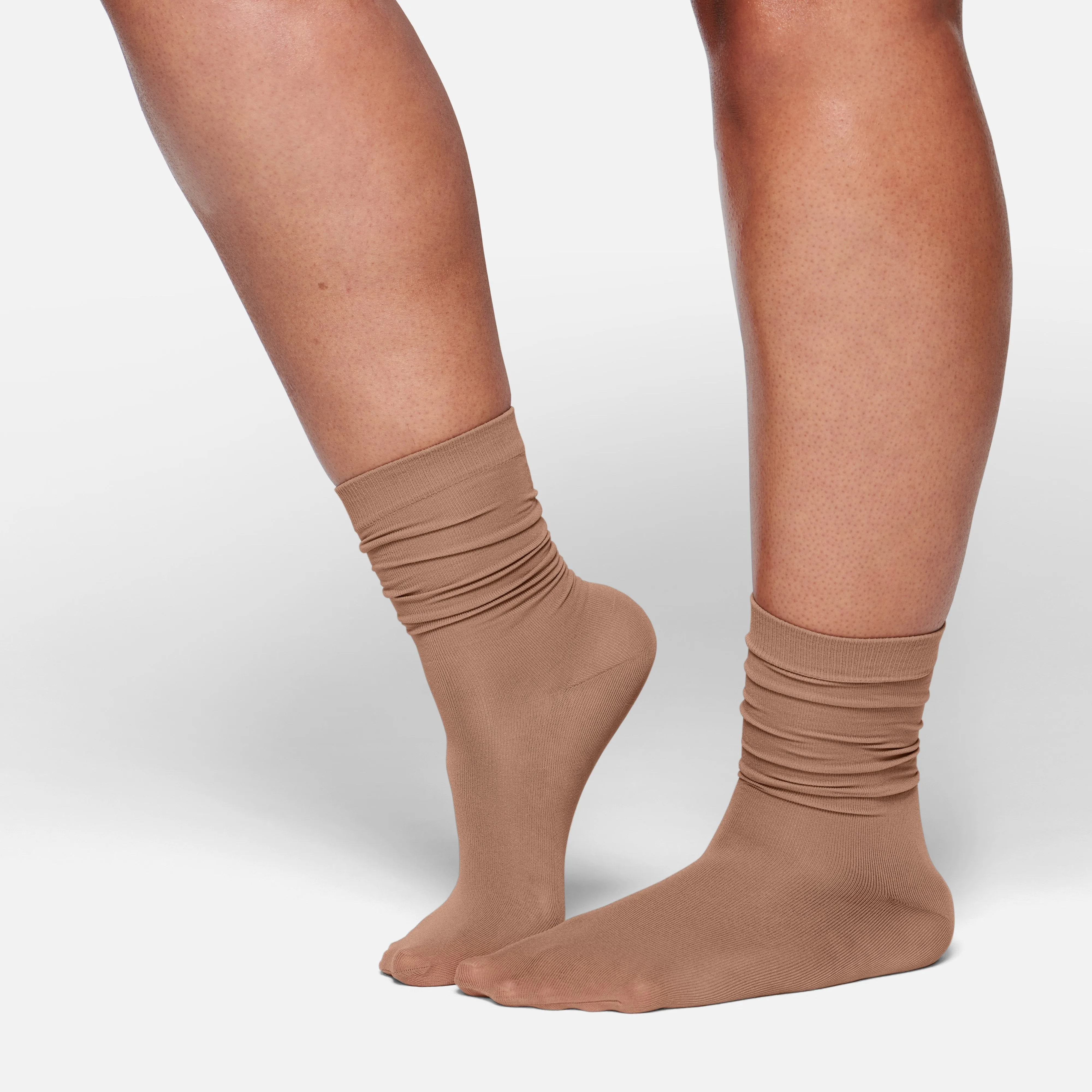 NYLON HOSIERY CREW SOCK | SIENNA